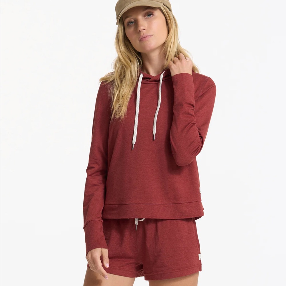 Vuori Halo Essential Hoodie in Currant Heather